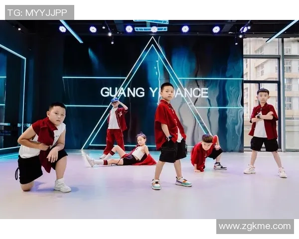 深圳街舞队的防反策略解析与街舞文化的深度融合探讨