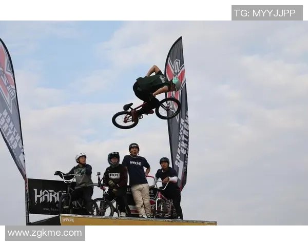 西安攀岩队在极限运动嘉年华中以50分稳居积分榜首位